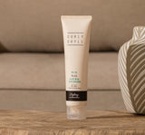 Wax with moisturized texture and soft hold for a  shiny look.
